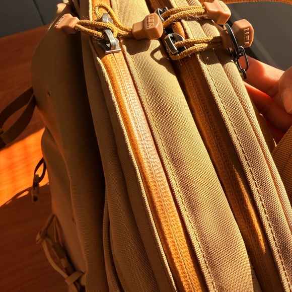 YETI Crossroads 27L Tan Backpack - Picture 6 of 6